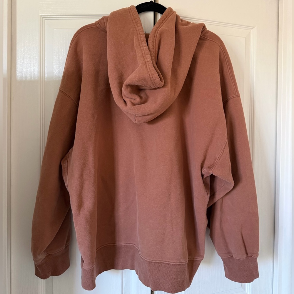 TNA Aritzia Sweatfleece Boyfriend Fit Cozy Fleece Hoodie in Warm Brown - Picture 2 of 4